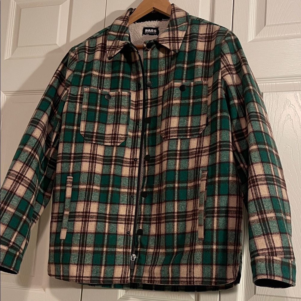 Bass Men's Wool Blend Sherpa Lined Plaid Shirt Jacket in Green and Cream